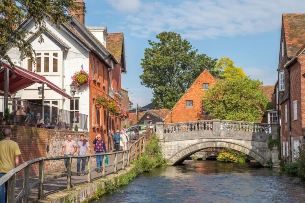 City Centre Riverside Apartment Winchester Ngoại thất bức ảnh