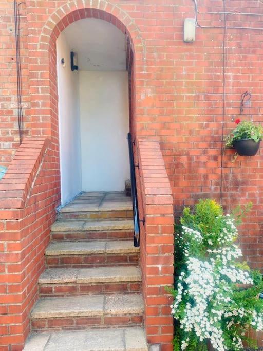 City Centre Riverside Apartment Winchester Ngoại thất bức ảnh
